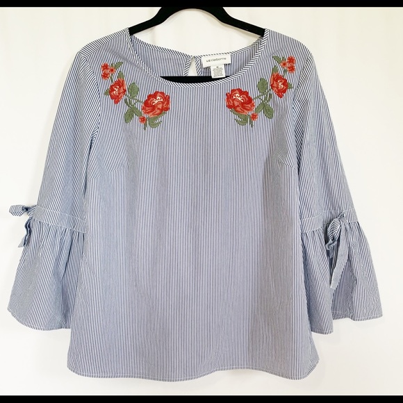 Liz Claiborne Tops - Blue Striped Bell Sleeve Top sz M